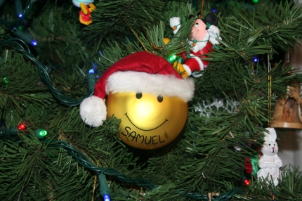 Smiley Santa ornament. From my personal collection.